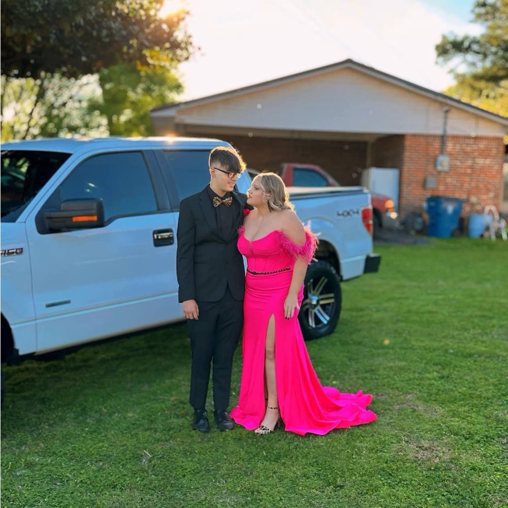 Show stopper prom dress😍!!